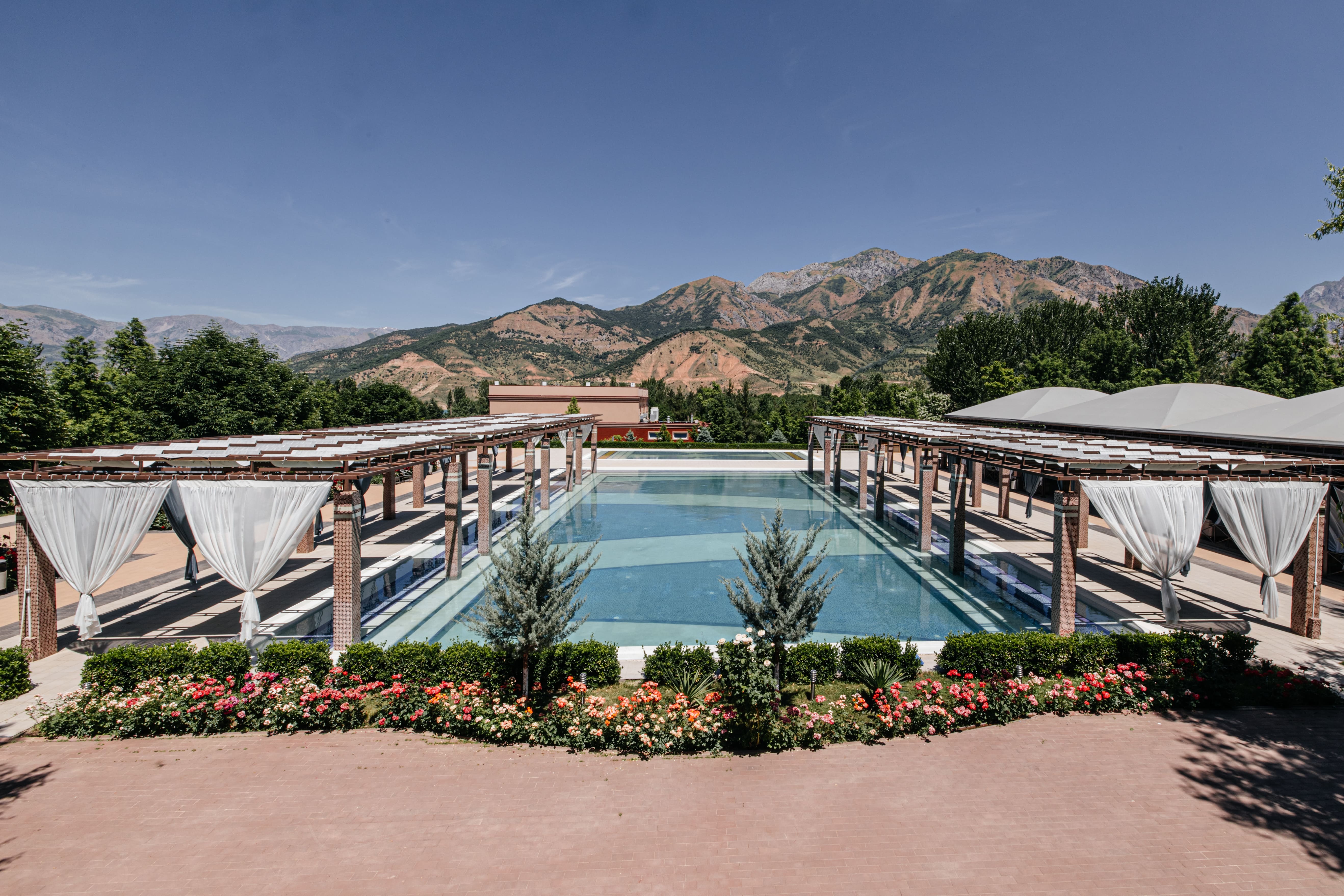 Чарос семейный отель